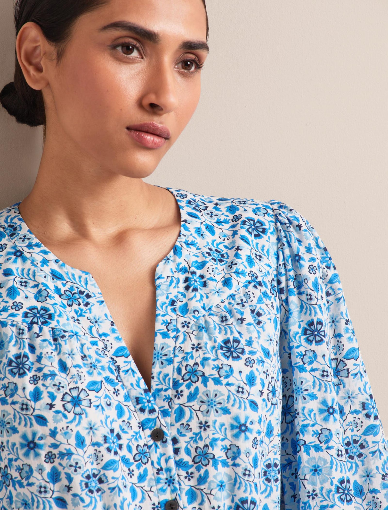 Aspen Cotton Blend Maxi Dress - White Blue Ditsy Carnation Print - Image 5